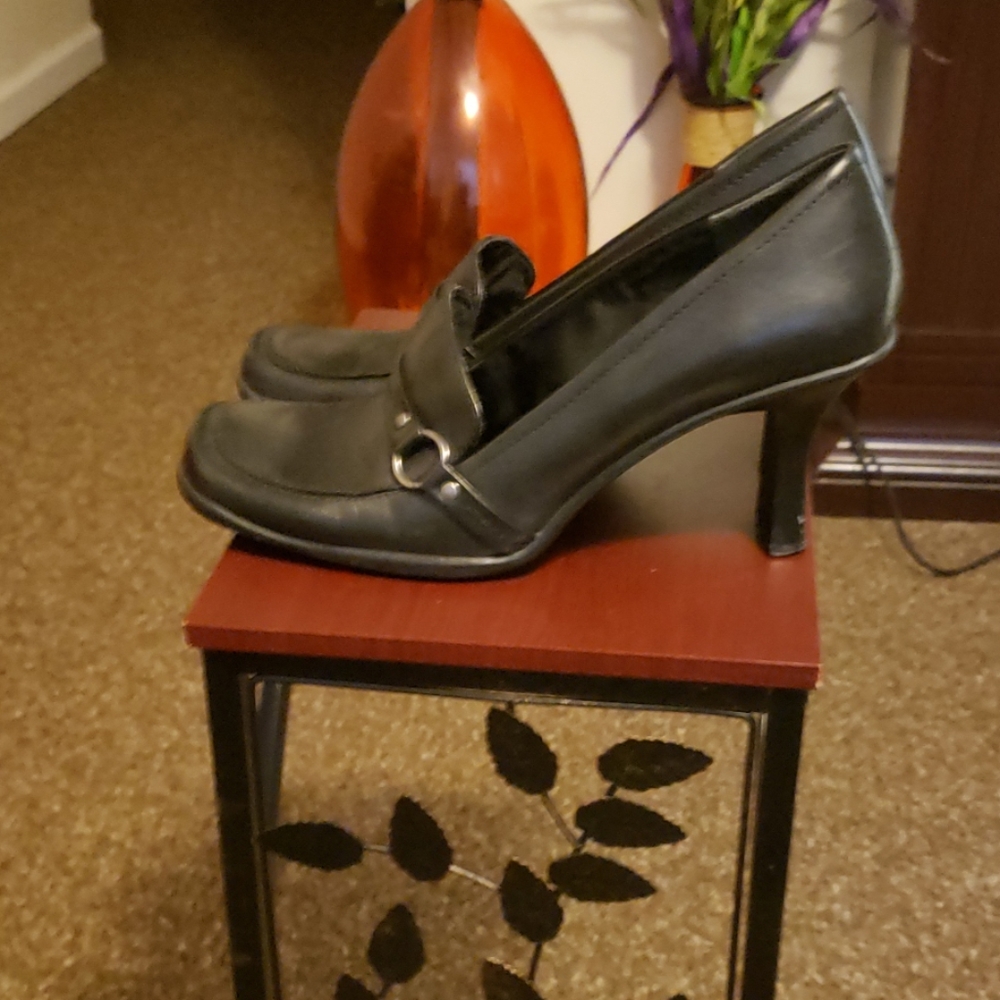 Shoes - Picture 2 of 3